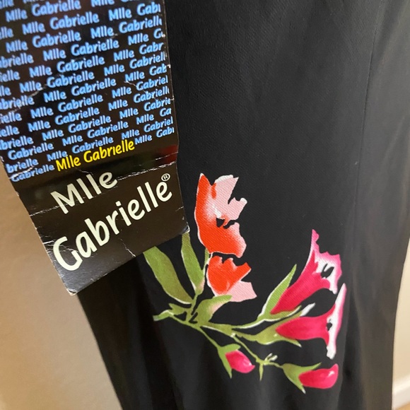 Mlle Gabrielle Black Floral Maxi Dress - Size 20 - Picture 13 of 14